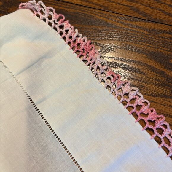 VTG Antique Single Cotton Pillowcase Embroidered Floral Design & Crochet Edging - Picture 4 of 8